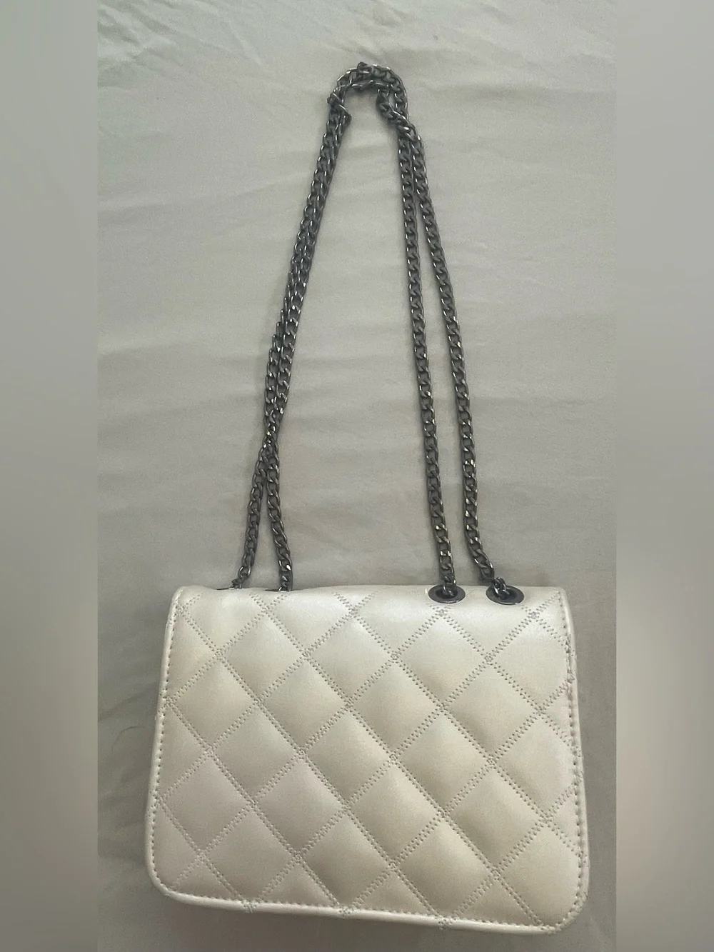 Quilted Chain Strap Shoulder Bag in Cream